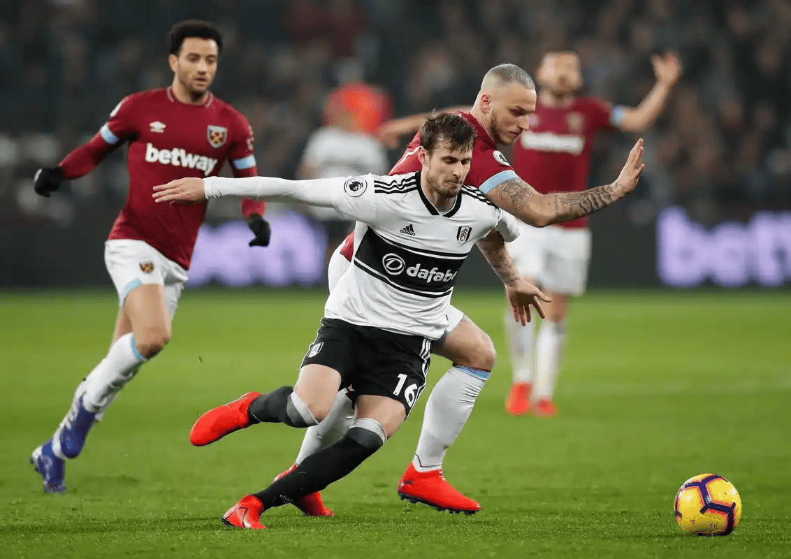 ayx平台关于重磅！冲刺阶段托特纳姆手感冰凉巴塞罗那防线松动备战德甲，成都蓉城豪取连胜备战西甲的信息